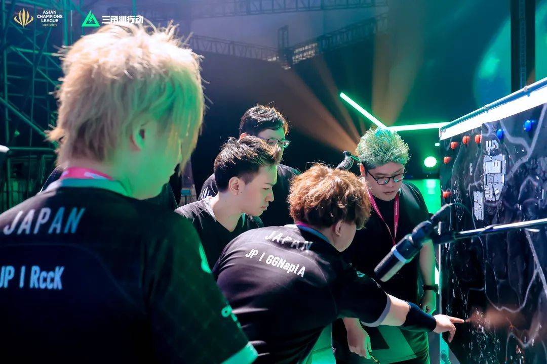 合泳中斩获 合泳中斩获