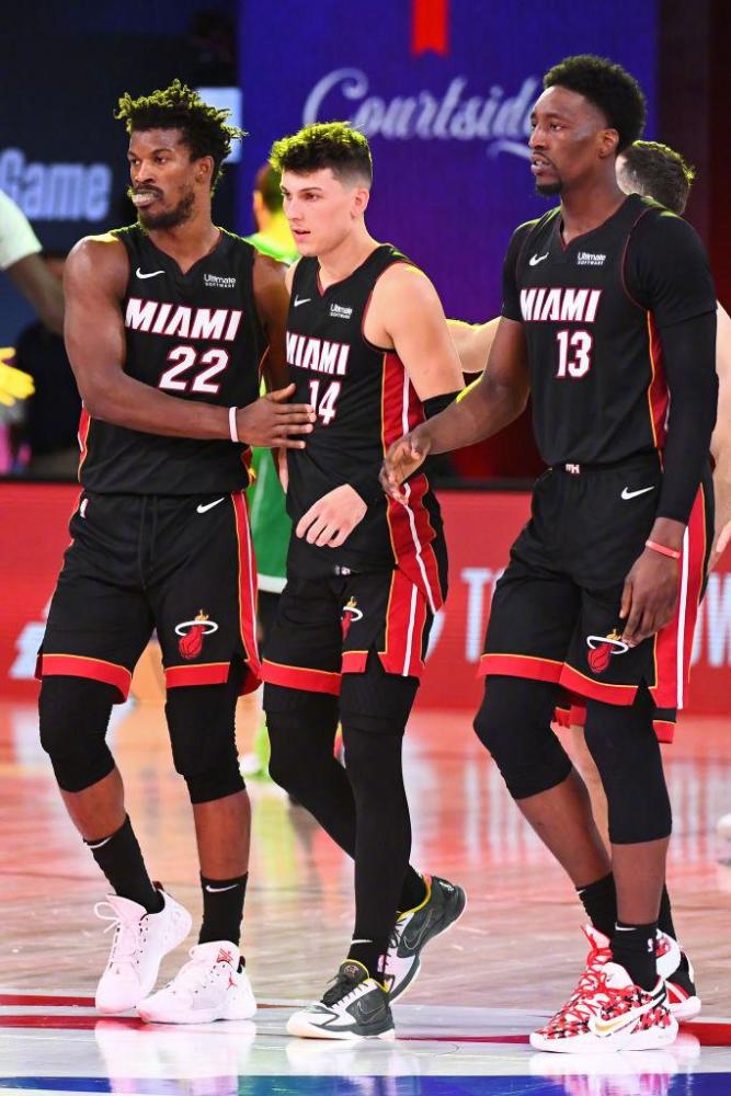 手以出色的 手以出色的