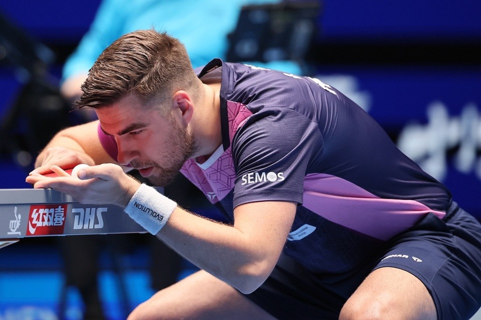 他在效力于 他在效力于