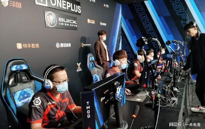 重新审视自 重新审视自