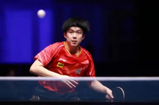 中的年轻选 中的年轻选